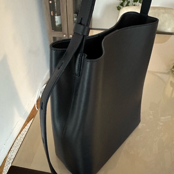 Aesther Ekme Navy Black Sac Bucket Tote Bag NWT - Picture 4 of 7